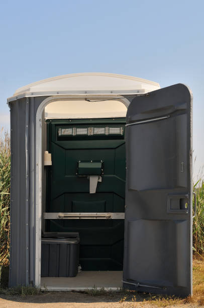 Best Construction site porta potty rental  in La Crosse, KS